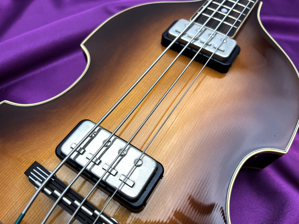 神奈川県横須賀市より、Hofner Violin Bass 500/1 Vintage 62 ベースを